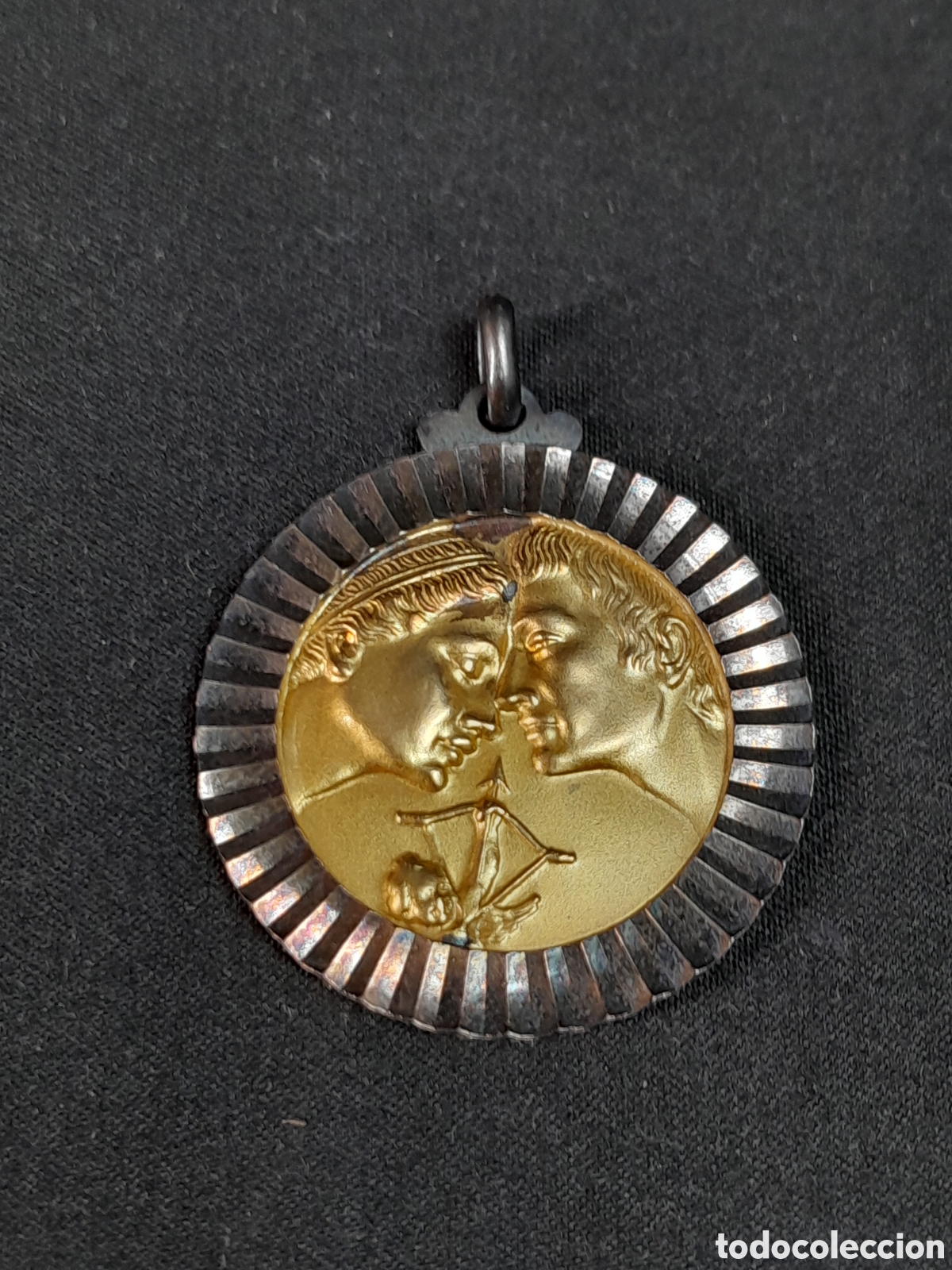 Joyeria: JOY-2633. MEDALLA DE PLATA Y ORO EN EL CENTRO. - Foto 3