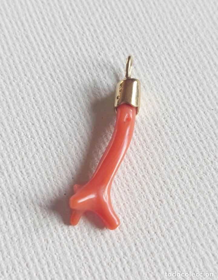 Joyeria: COLGANTE DE CORAL Y ORO DE 18 K. - Foto 2