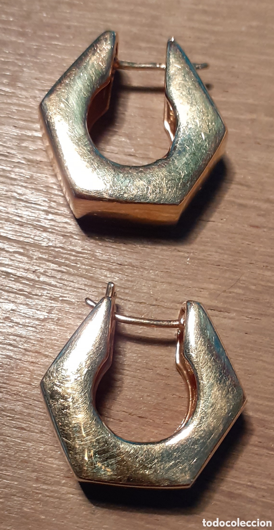 Joyeria: Un par de pendientes dorados - Foto 3