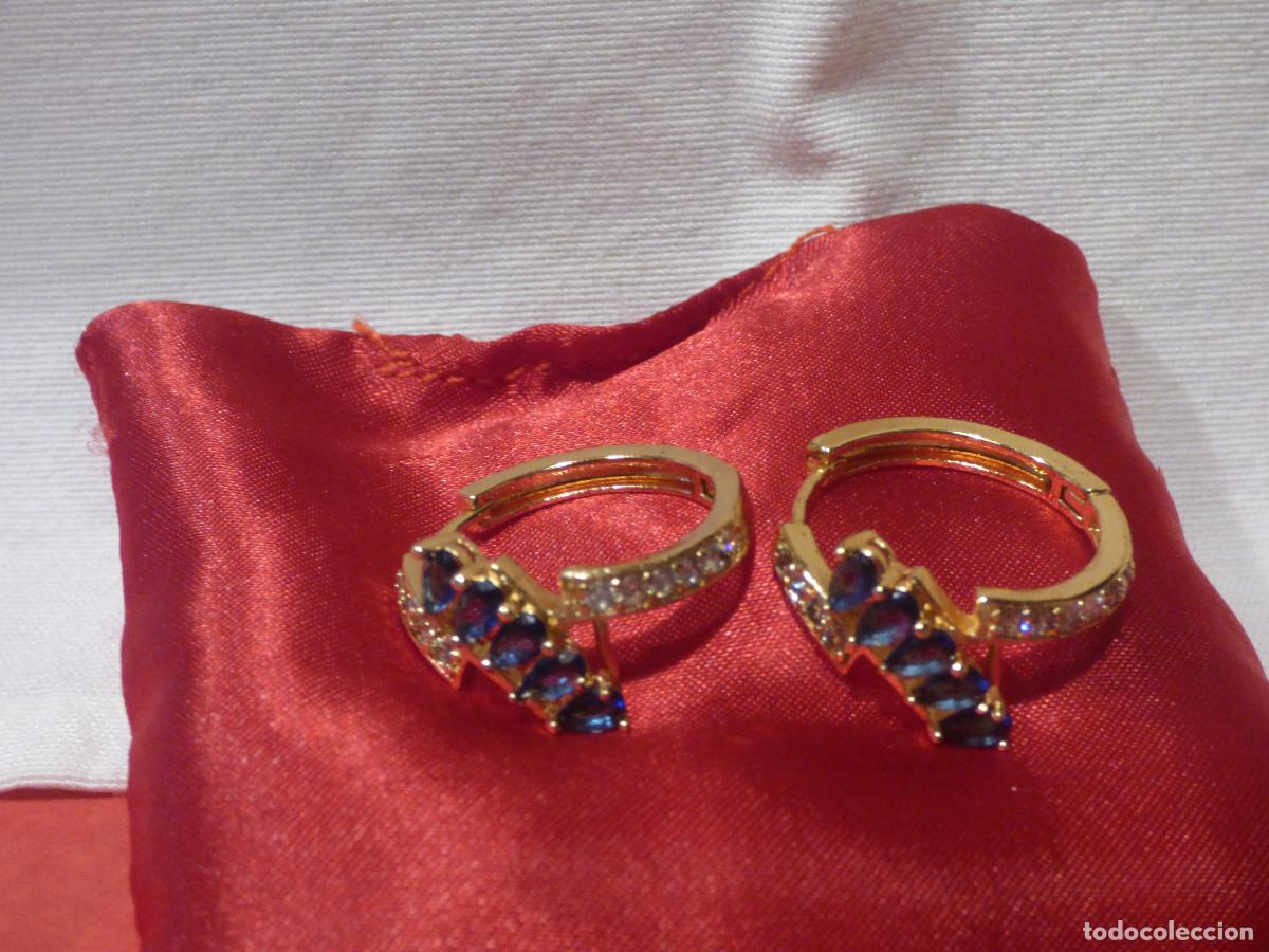 Joyeria: Pendientes chapados oro y simil zafiros. - Foto 1