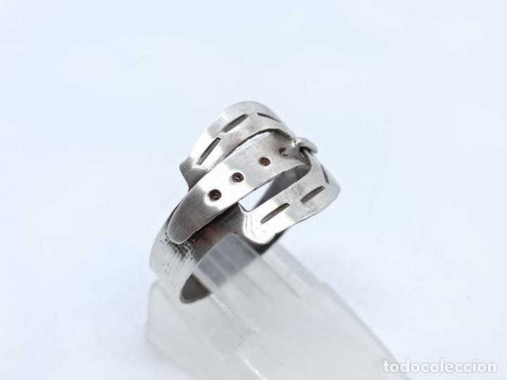 Joyeria: Original anillo antiguo de plata de ley contrastada con forma de cintur&oacute;n - Foto 3
