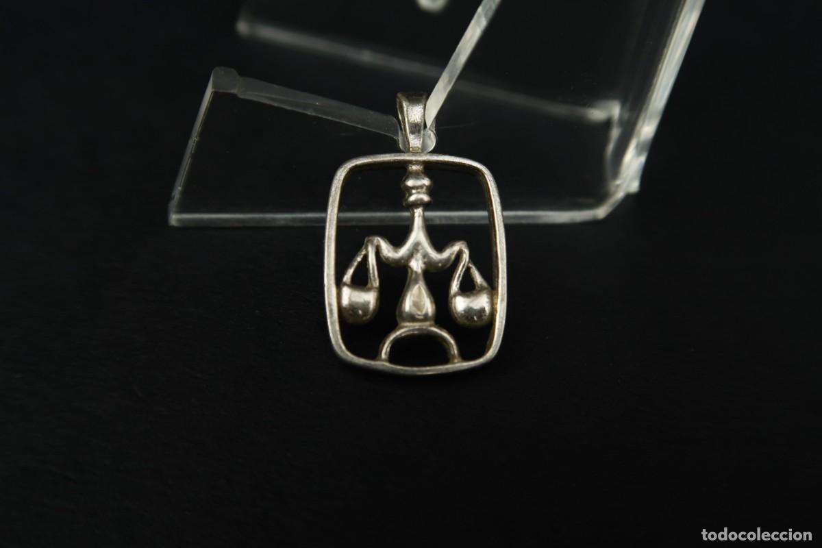 Joyeria: Antiguo Colgante de Plata Libra - Foto 3