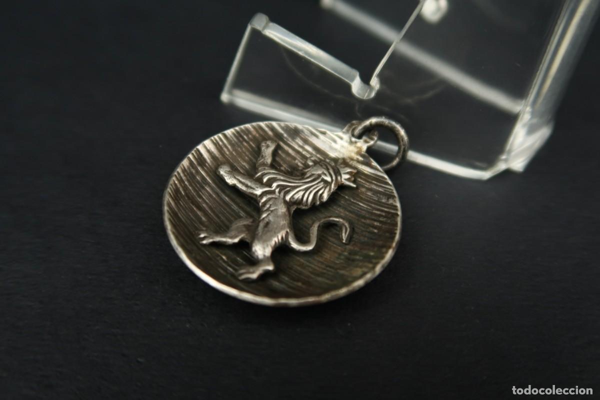 Joyeria: Antiguo Colgante de Plata Le&oacute;n - Foto 4