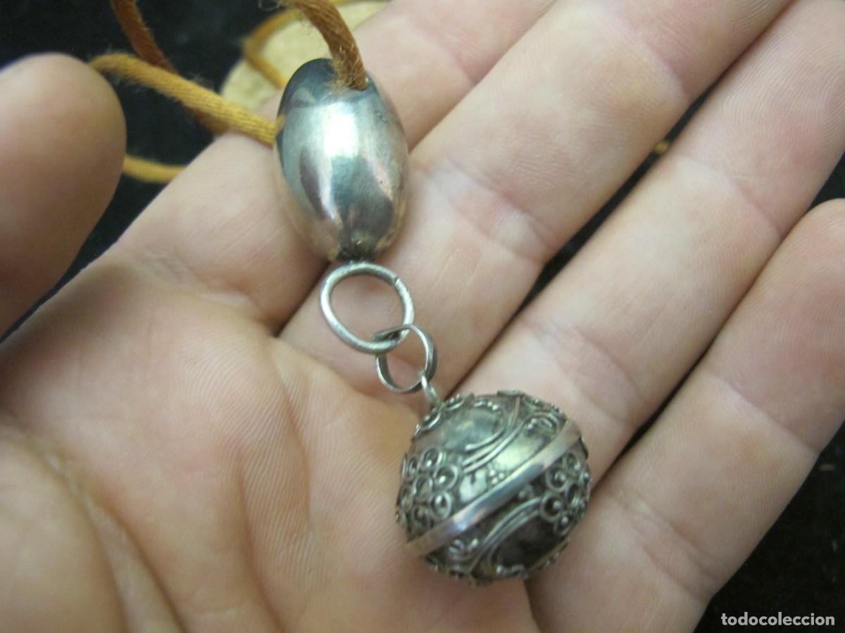 Joyeria: Collar con llamador de &aacute;ngeles. Plata y seda. - Foto 3