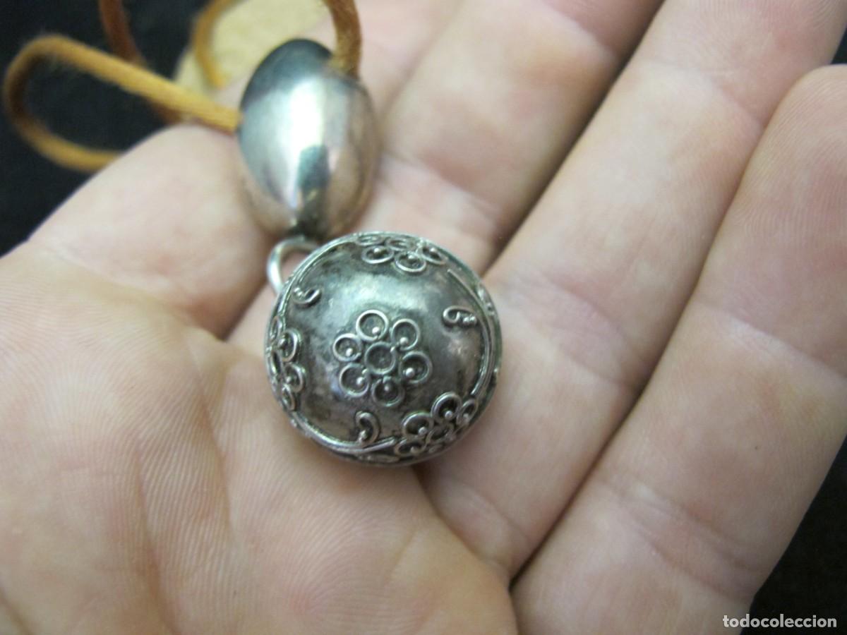 Joyeria: Collar con llamador de &aacute;ngeles. Plata y seda. - Foto 4