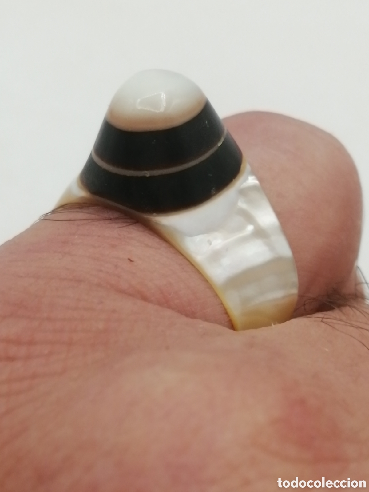 Joyeria: Antiguo anillo n&aacute;car y baquelita - Foto 2