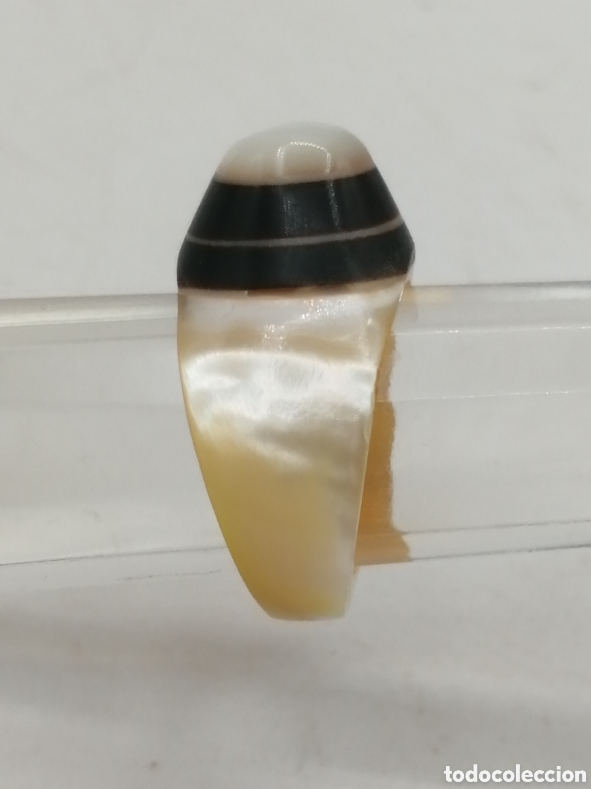 Joyeria: Antiguo anillo n&aacute;car y baquelita - Foto 3