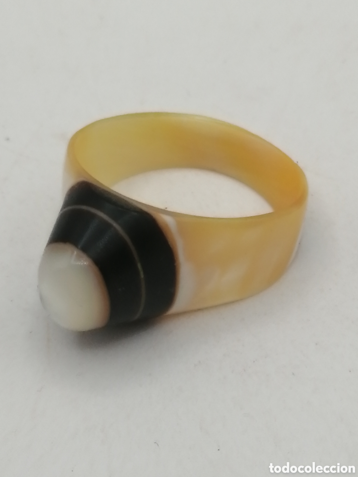 Joyeria: Antiguo anillo n&aacute;car y baquelita - Foto 1