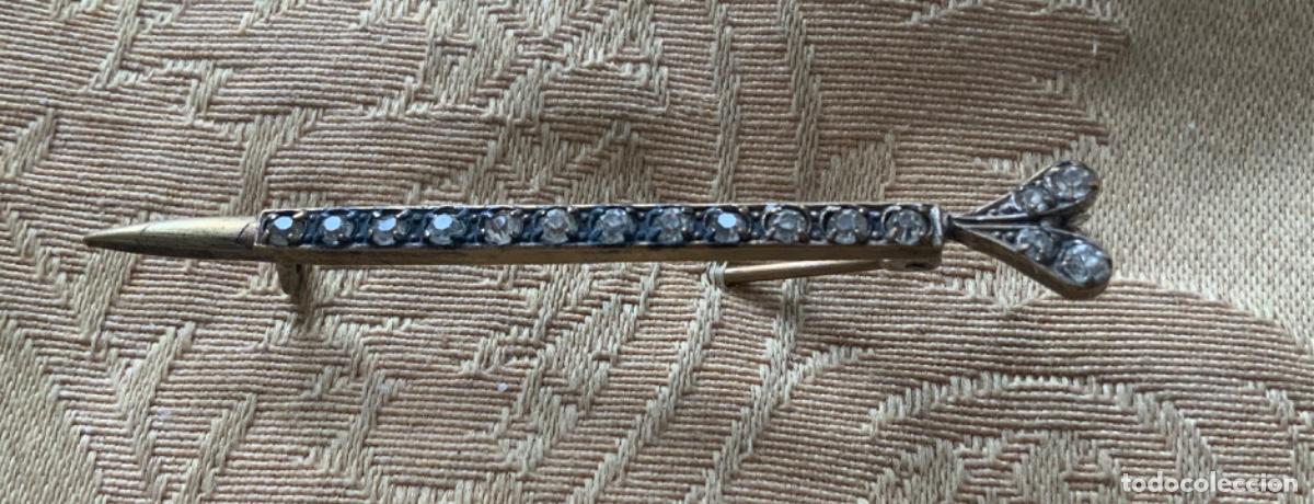 Joyeria: ANTIGUO BROCHE CON FORMA DE FLECHA - Foto 3