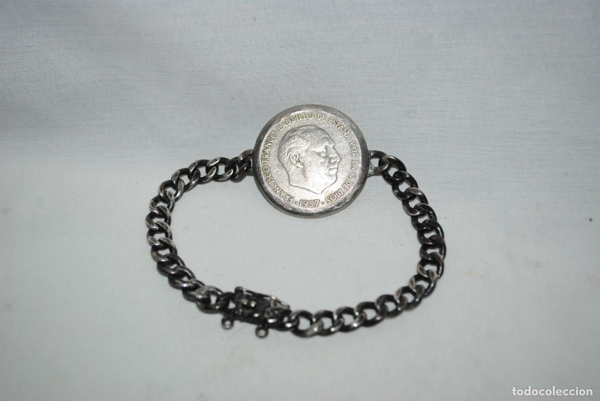 Joyeria: PULSERA CON CADENA DE PLATA , Y MONEDA DEL ESTADO ESPA&Ntilde;OL . - Foto 1