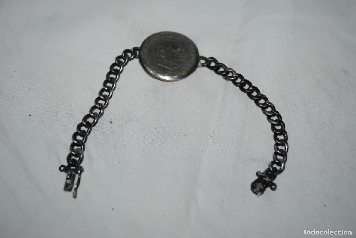 Joyeria: PULSERA CON CADENA DE PLATA , Y MONEDA DEL ESTADO ESPA&Ntilde;OL . - Foto 2