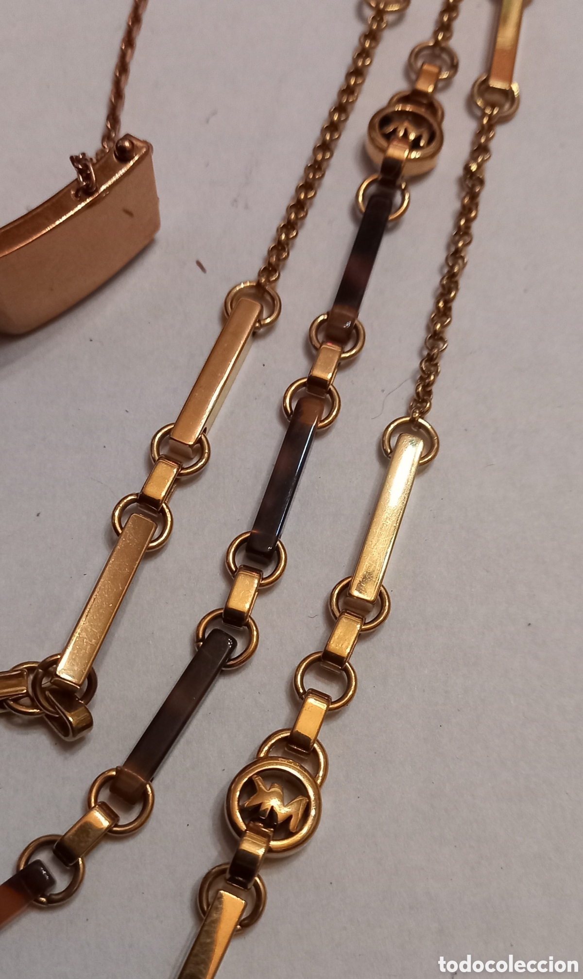 Joyeria: Conjunto de pulsera y collar triple de Michael Kors dorado - Foto 3