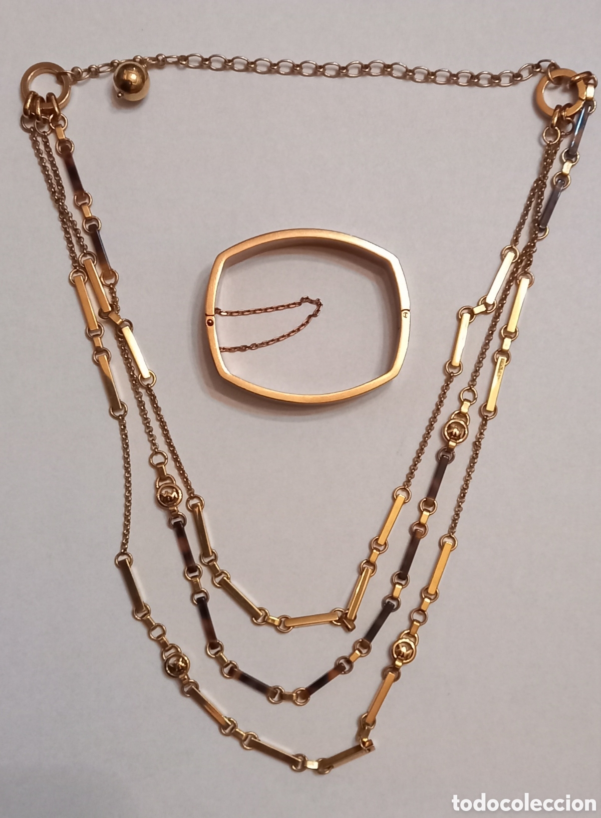 Joyeria: Conjunto de pulsera y collar triple de Michael Kors dorado - Foto 1
