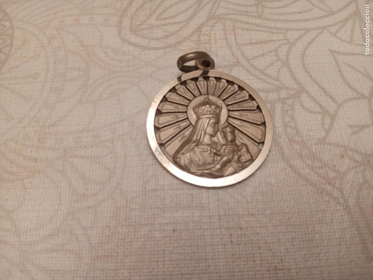 Joyeria: Medalla de la Virgen en relieve - Foto 1