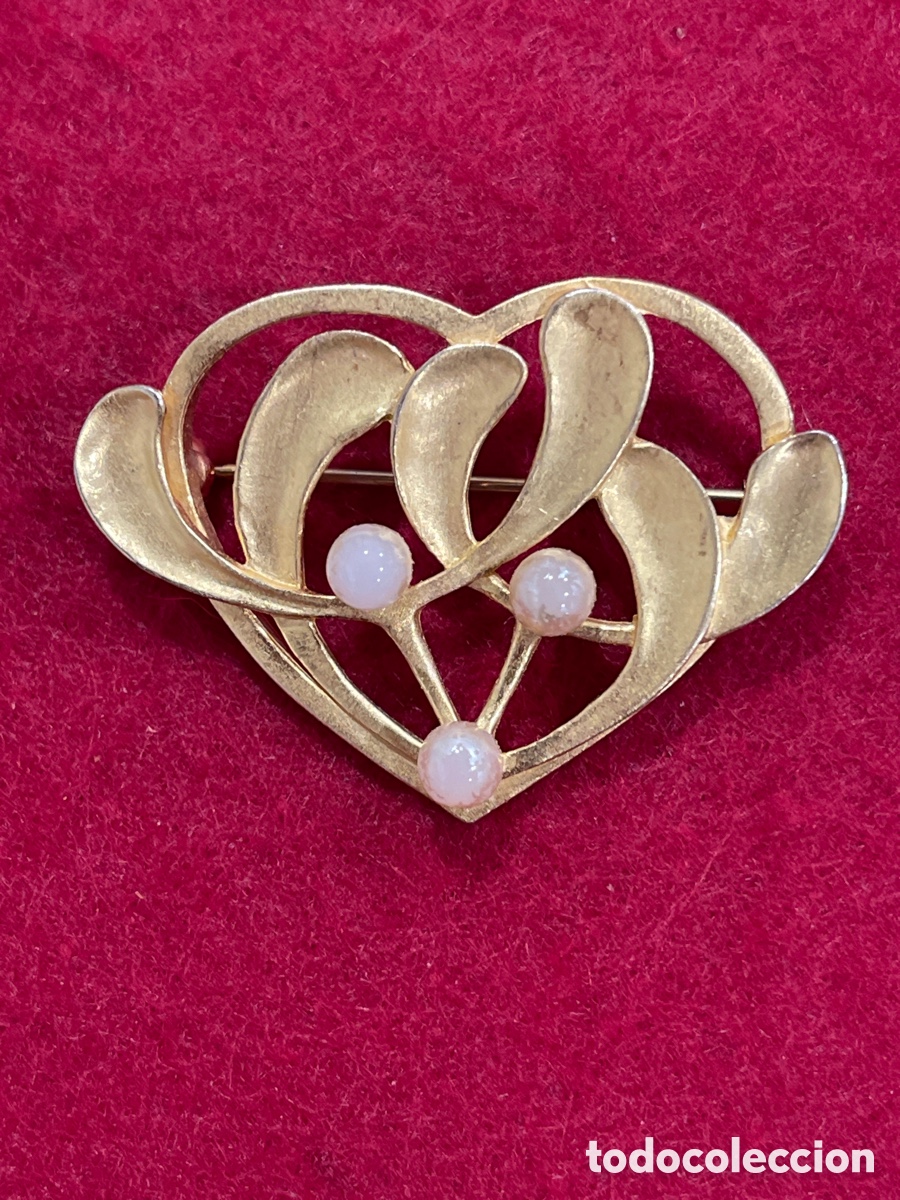 Joyeria: Broche chapado en oro en forma de coraz&oacute;n. - Foto 1