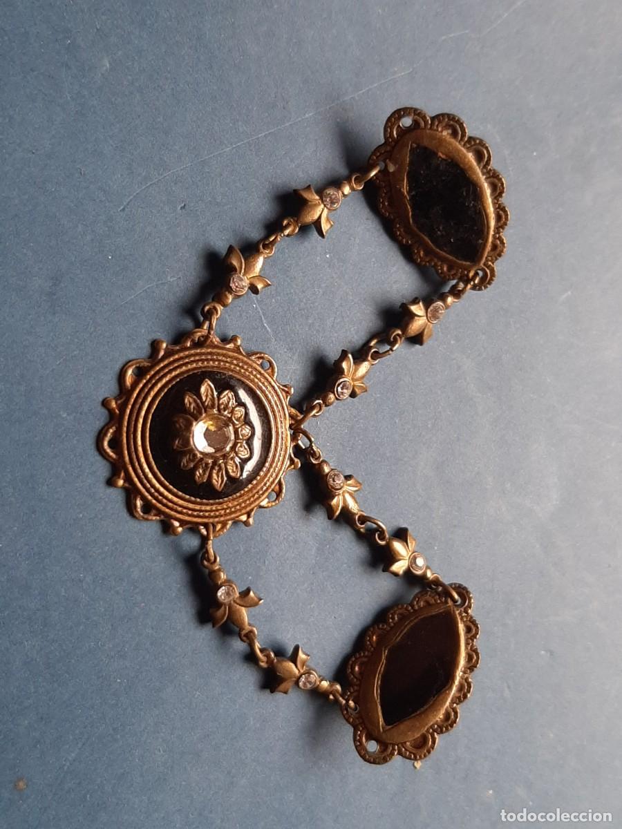 Joyeria: Broche antiguo en bronce a&ntilde;os 20 - Foto 1