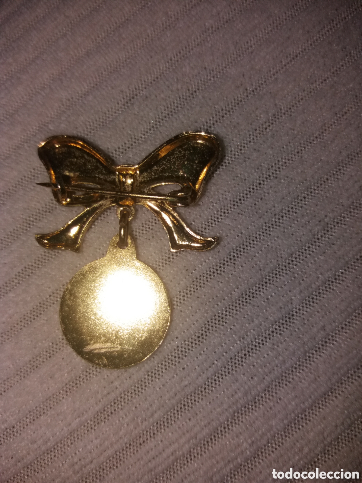 Joyeria: Broche virgen del Roc&iacute;o ba&ntilde;o de oro - Foto 2