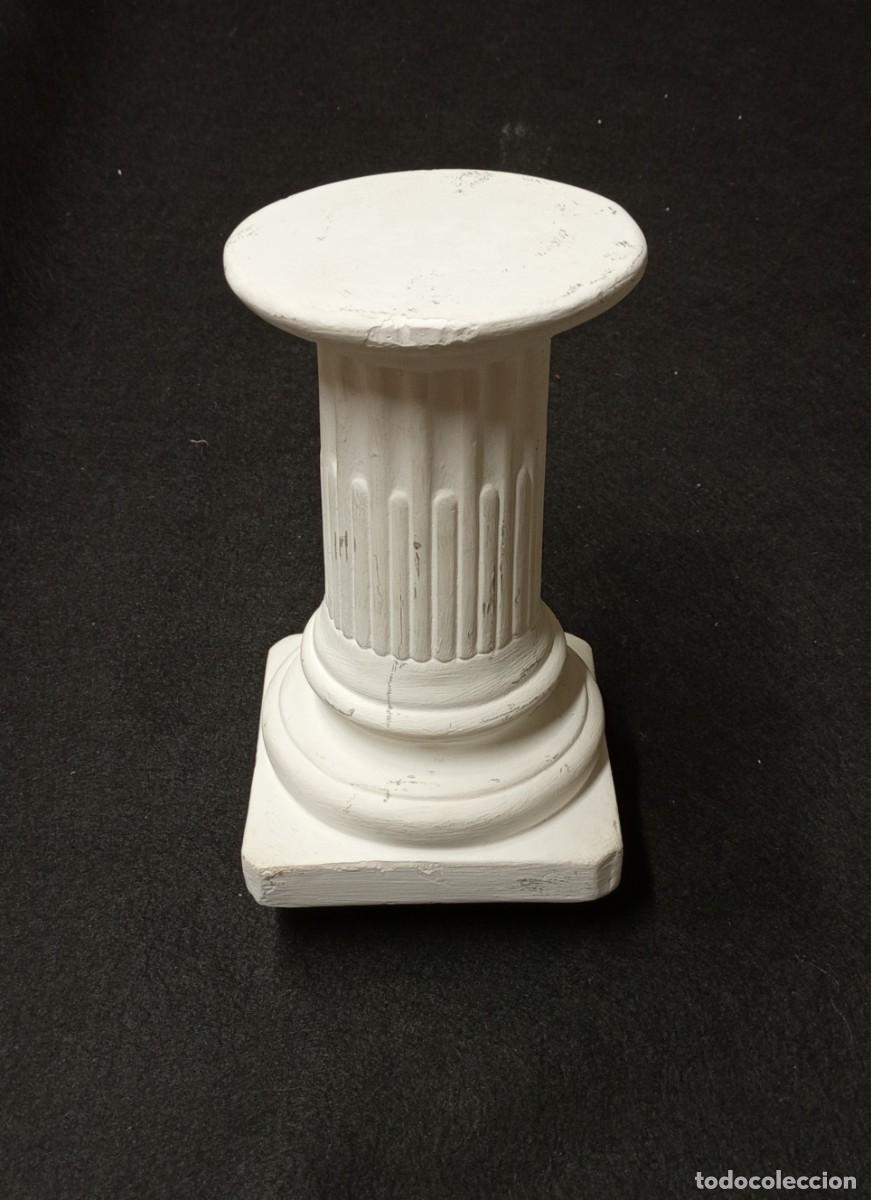 Joyeria: 8 Columnas de escayola, procedentes de escaparate antiguo. - Foto 6