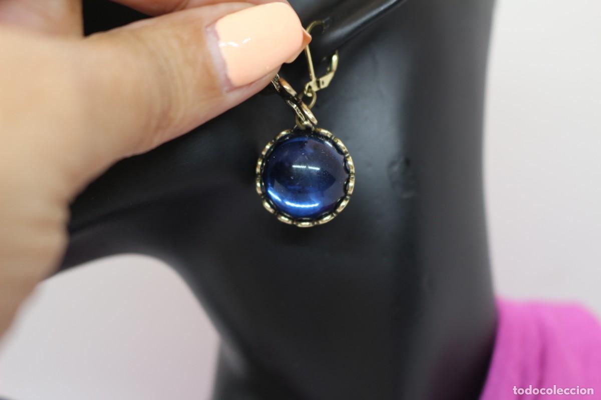 Joyeria: Par de pendientes de bisuter&iacute;a con piedras azules y lib&eacute;lula - Foto 4