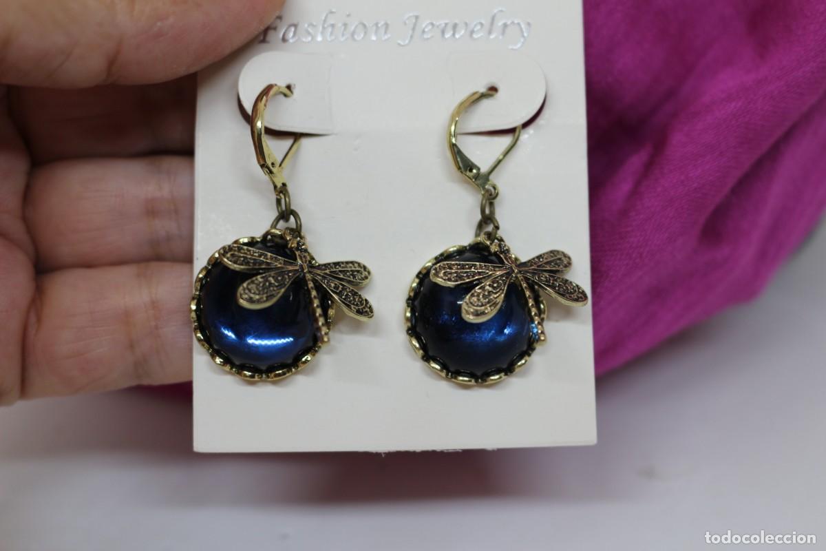 Joyeria: Par de pendientes de bisuter&iacute;a con piedras azules y lib&eacute;lula - Foto 1