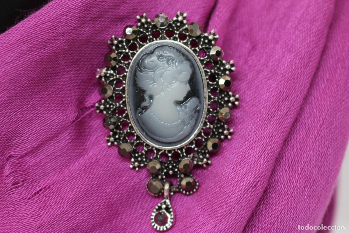 Joyeria: Broche camafeo con figura en relieve - Foto 1