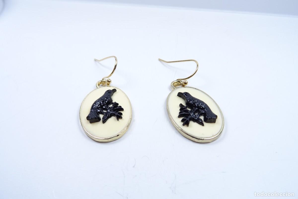 Joyeria: Original pendiente en oro amarillo con esmaltes y tallado - Foto 4