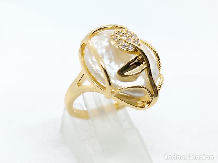 Joyeria: Sofisticado anillo de lujo chapado en oro con perla barroca y circonitas - Foto 2