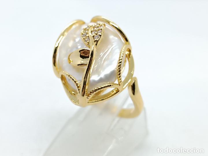 Joyeria: Sofisticado anillo de lujo chapado en oro con perla barroca y circonitas - Foto 4