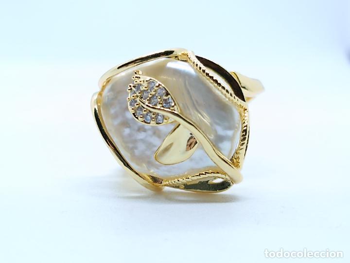 Joyeria: Sofisticado anillo de lujo chapado en oro con perla barroca y circonitas - Foto 6
