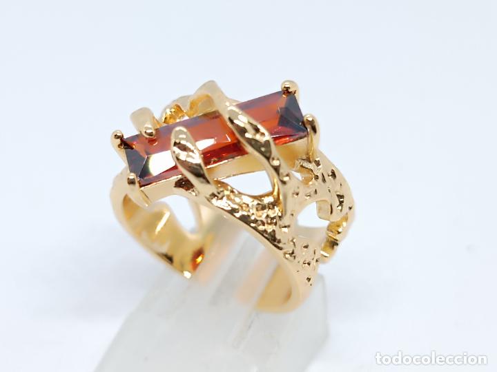 Joyeria: Sofisticado anillo chapado en oro de elegante dise&ntilde;o abstracto - Foto 4
