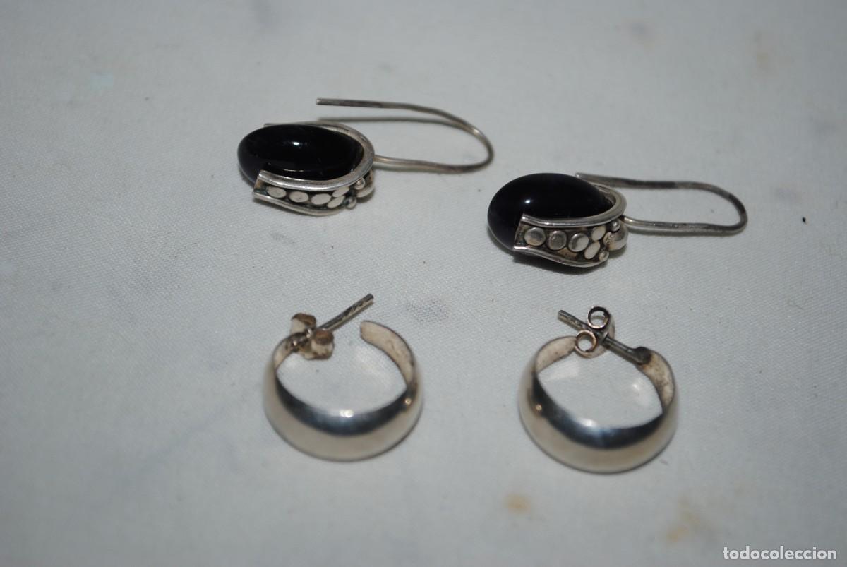Jewelry: LOTE DE DOS PARES DE PENDIENTES DE PLATA , AZABACHE .