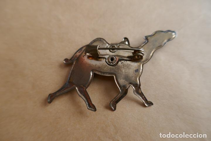 Joyeria: BROCHE ESMALTADO CAMELLO - Foto 2