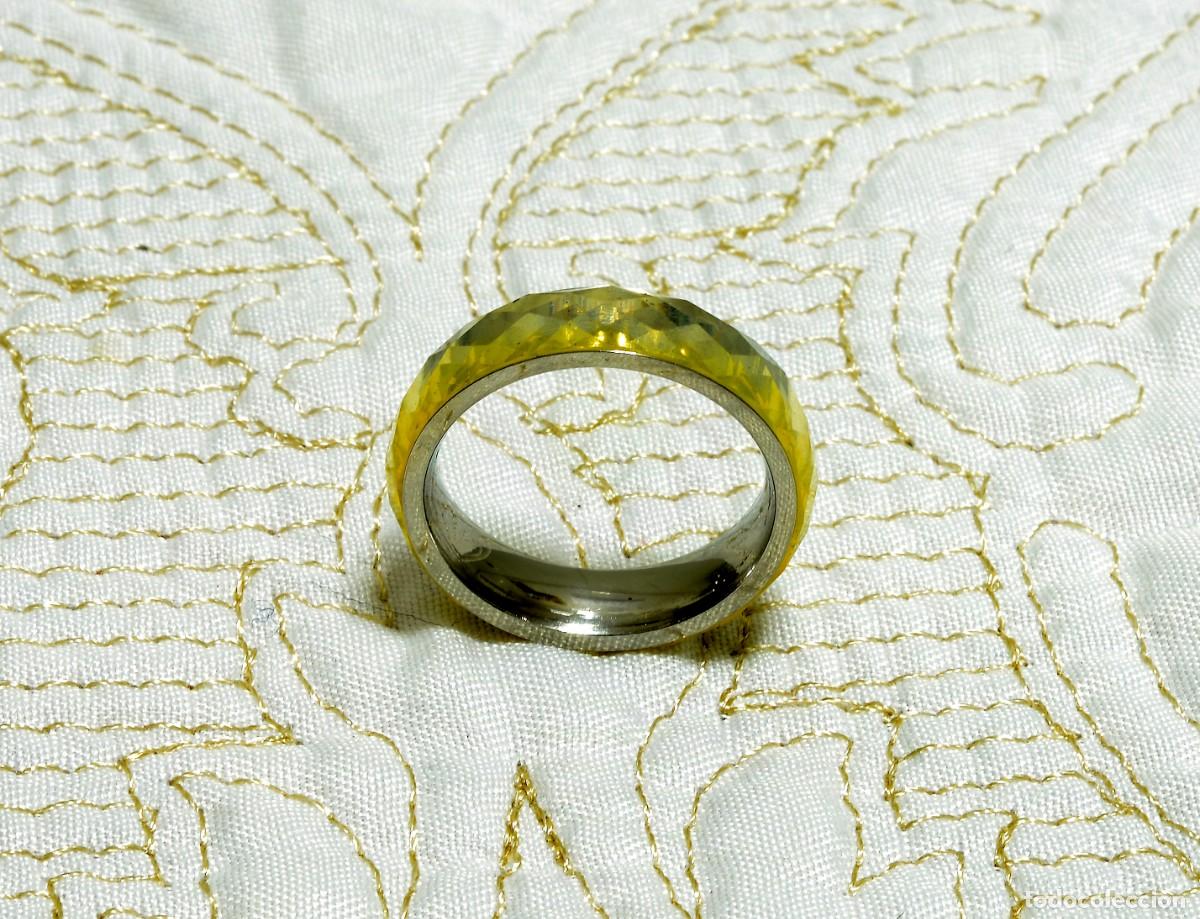 Schmuck: ORIGINAL ANILLO CON ROMBOS EN CARA EXTERIOR EFECTO ORO SOBRE BASE DE ACERO REF.10.B11.612