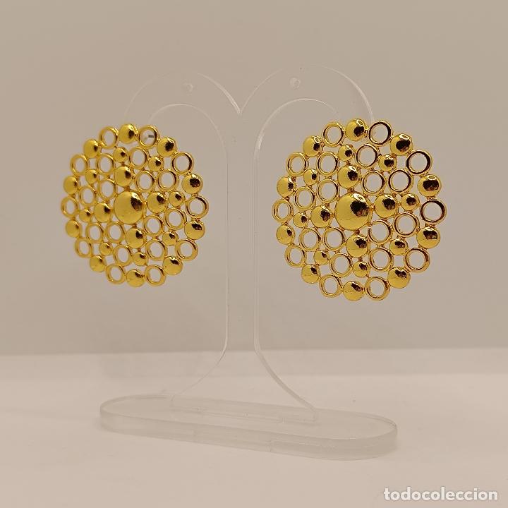 Joyeria: Sofisticados pendientes de dise&ntilde;o original con ba&ntilde;o de oro de 18k. - Foto 2
