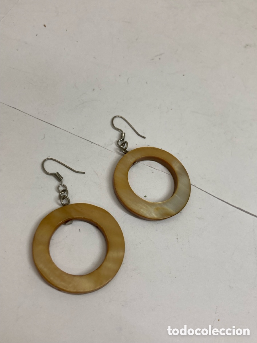 Joyeria: Pendientes de bisuter&iacute;a y n&aacute;car/P111