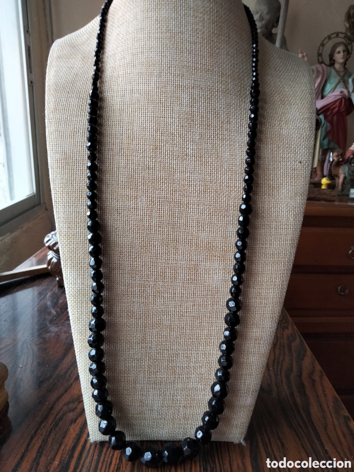 Joyeria: ANTIGUO COLLAR LARGO DE PIEDRAS FACETADAS NEGRAS EN AZABACHE O SIMIL A&Ntilde;OS 70S