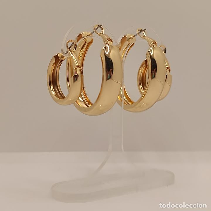 Joyeria: Lote de dos pares de elegantes y sofisticados pendientes de aro con ba&ntilde;o de oro. - Foto 3