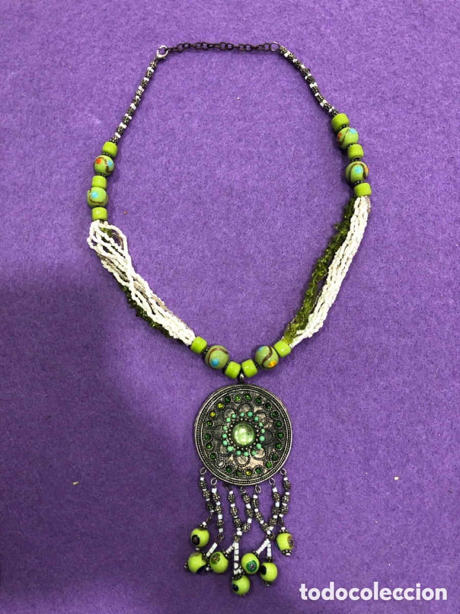 Joyeria: Collar con medallon y abalorios - Foto 1