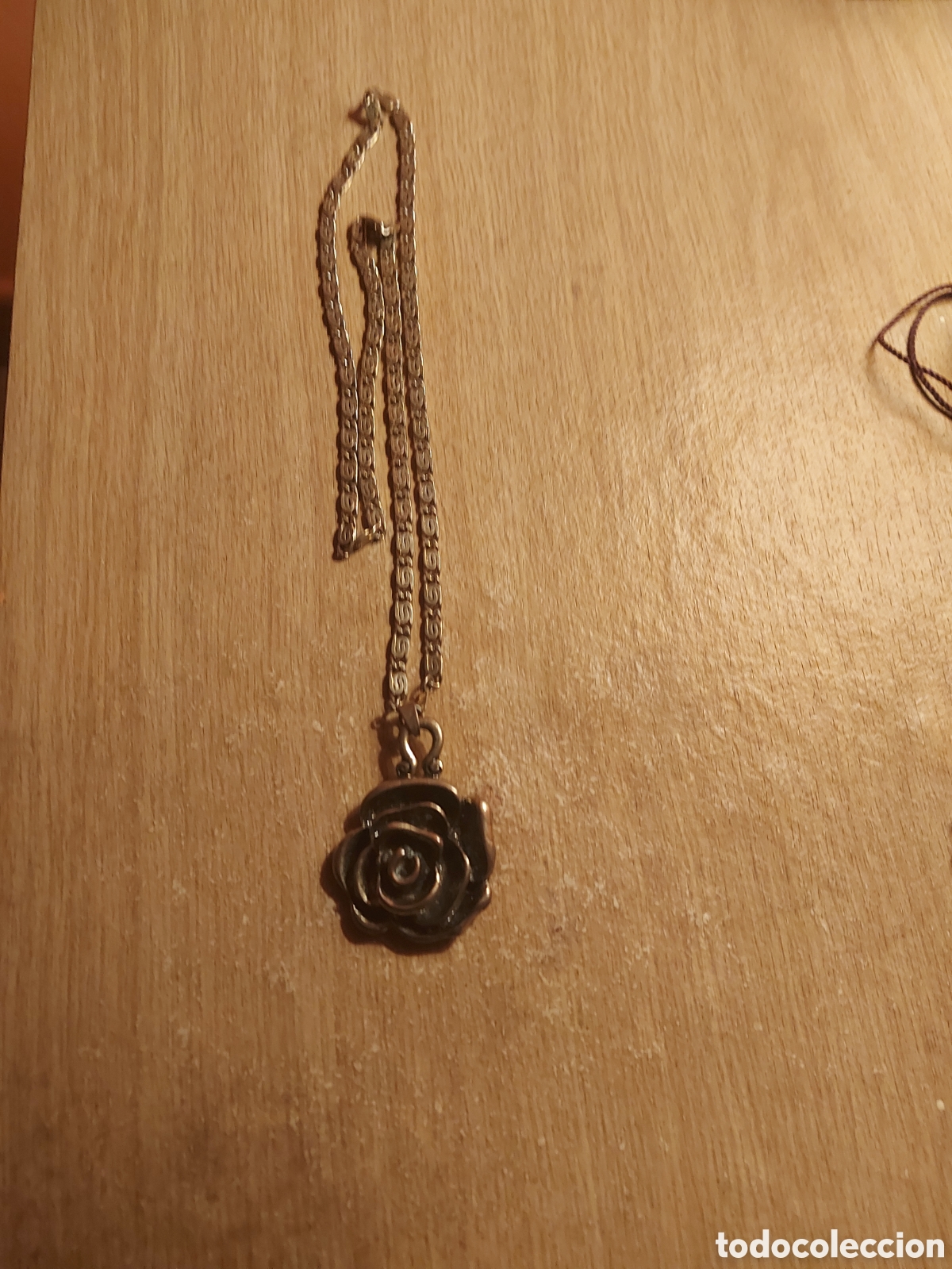 Joyeria: 1 cadena y1 rosa - Foto 1