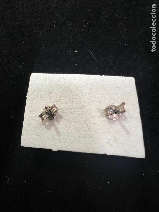 Joyeria: PAREJA DE PENDIENTES IMITANDO PERLA Y PLATA - MEDIDA 1,5 CM - Foto 2