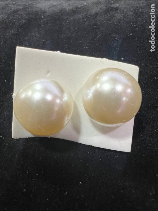 Gioielleria: PAREJA DE PENDIENTES IMITANDO PERLA Y PLATA - MEDIDA 1,5 CM