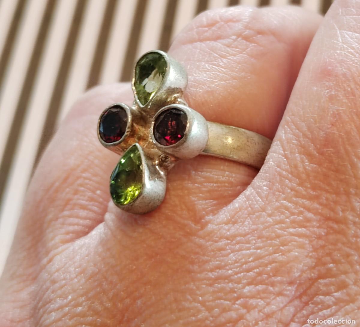 Joyeria: Anillo Plata de Ley con Granates y Peridotos - Foto 3