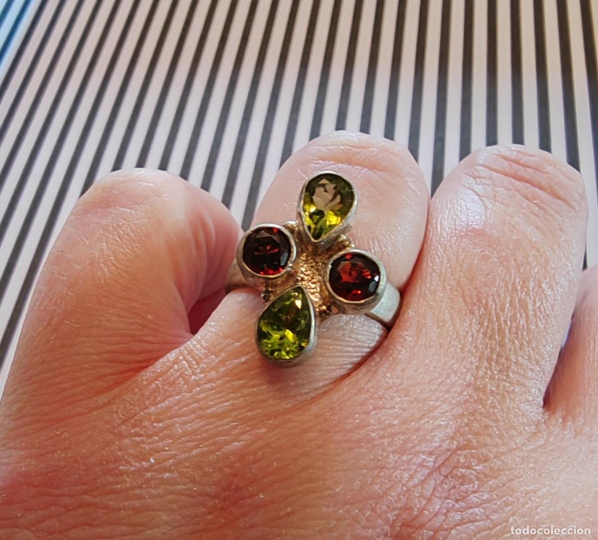 Joyeria: Anillo Plata de Ley con Granates y Peridotos - Foto 4