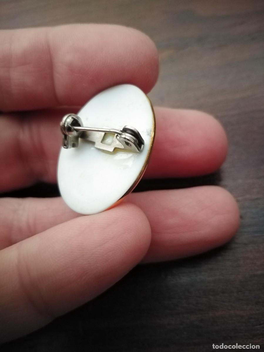 Joyeria: Broche de porcelana con Inicial M. - Foto 5