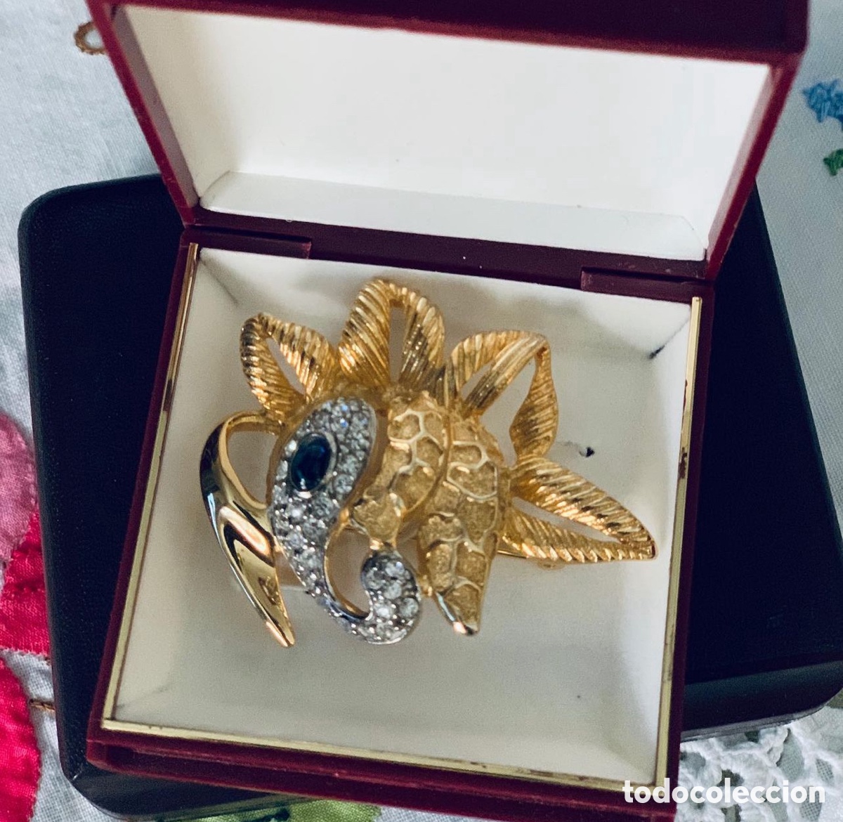 Joyeria: Broche a&ntilde;os 80 ba&ntilde;o oro - Foto 1