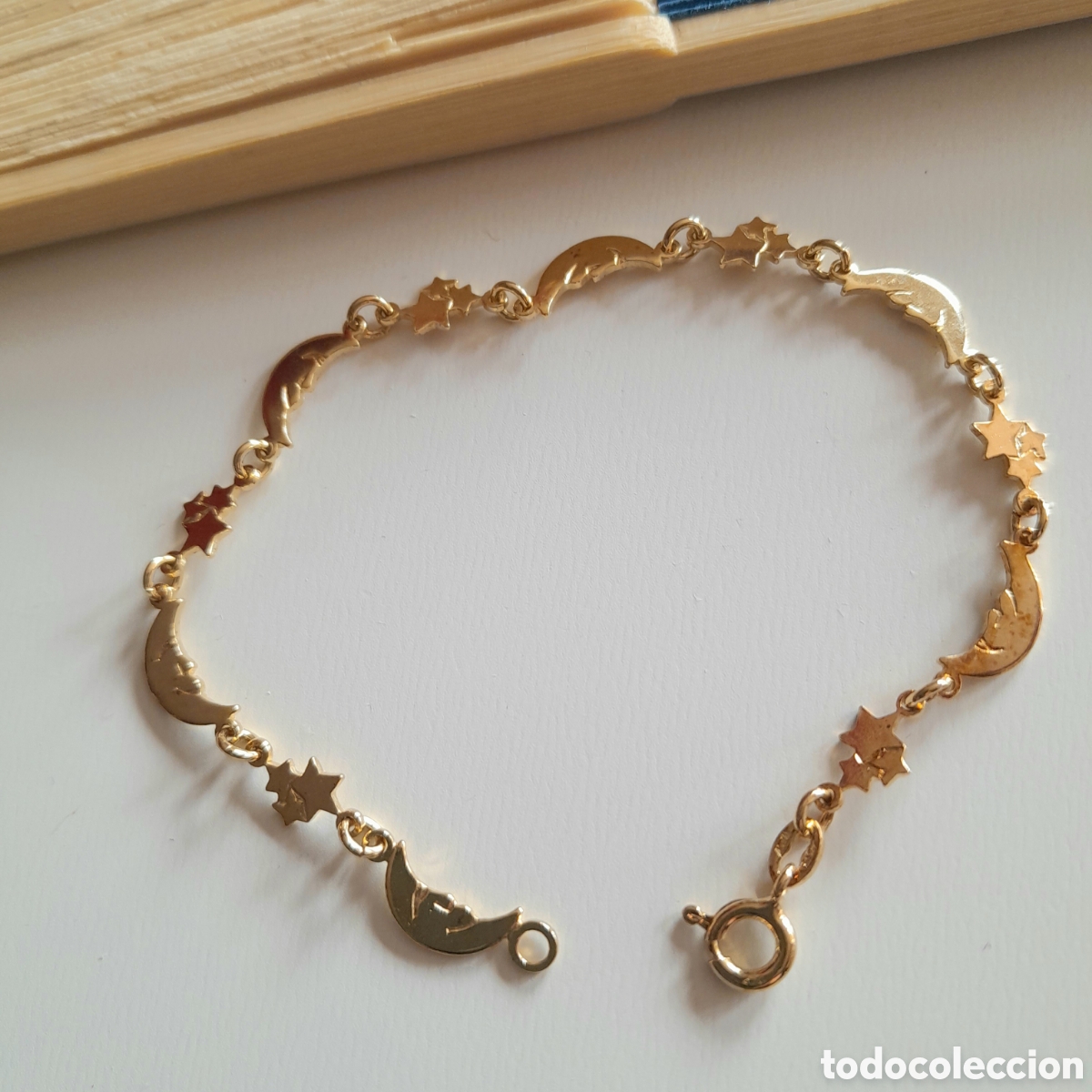 Joyeria: Pulsera de plata chapada en oro. Lunas y estrellas - Foto 1
