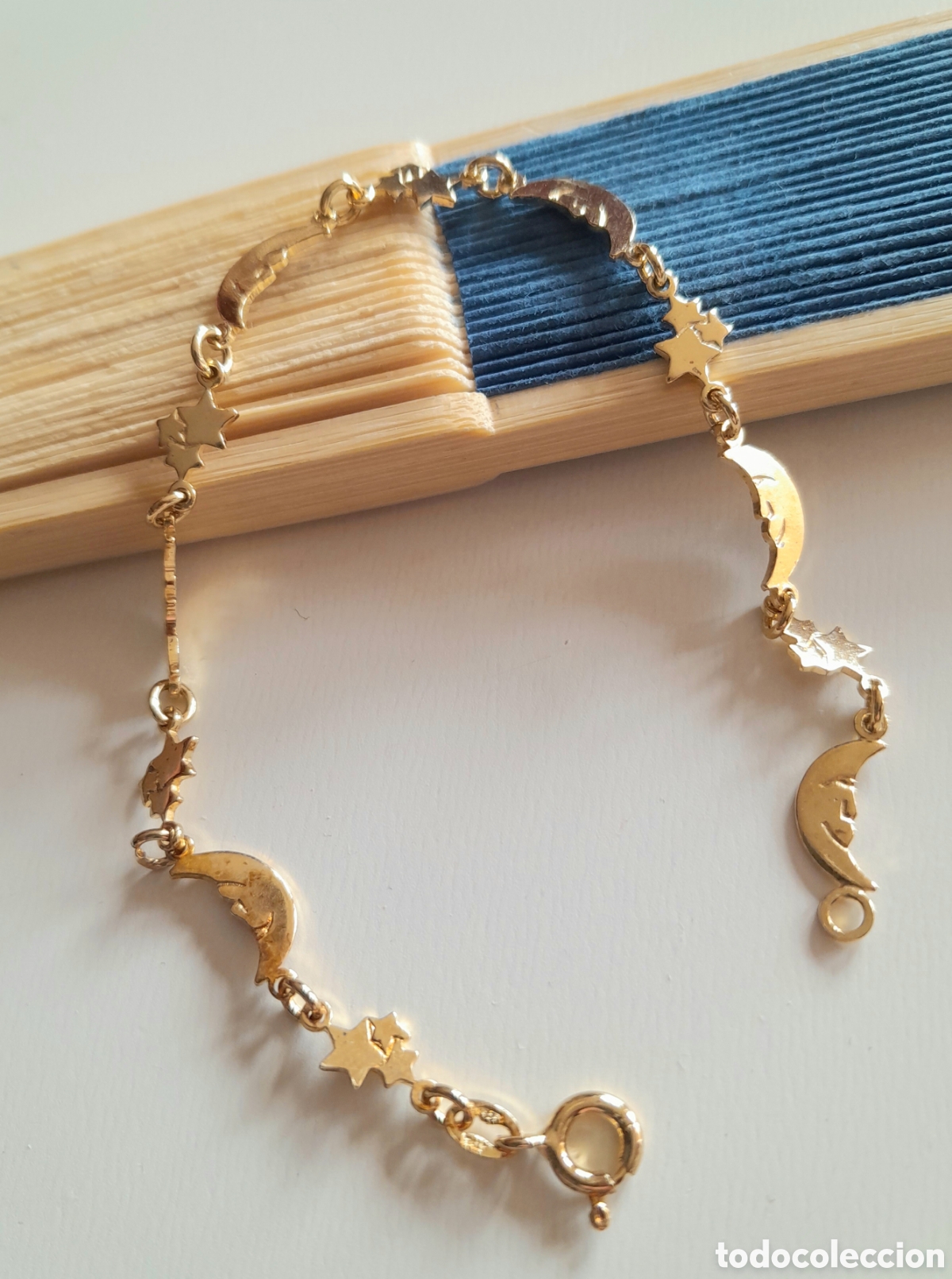 Joyeria: Pulsera de plata chapada en oro. Lunas y estrellas - Foto 2