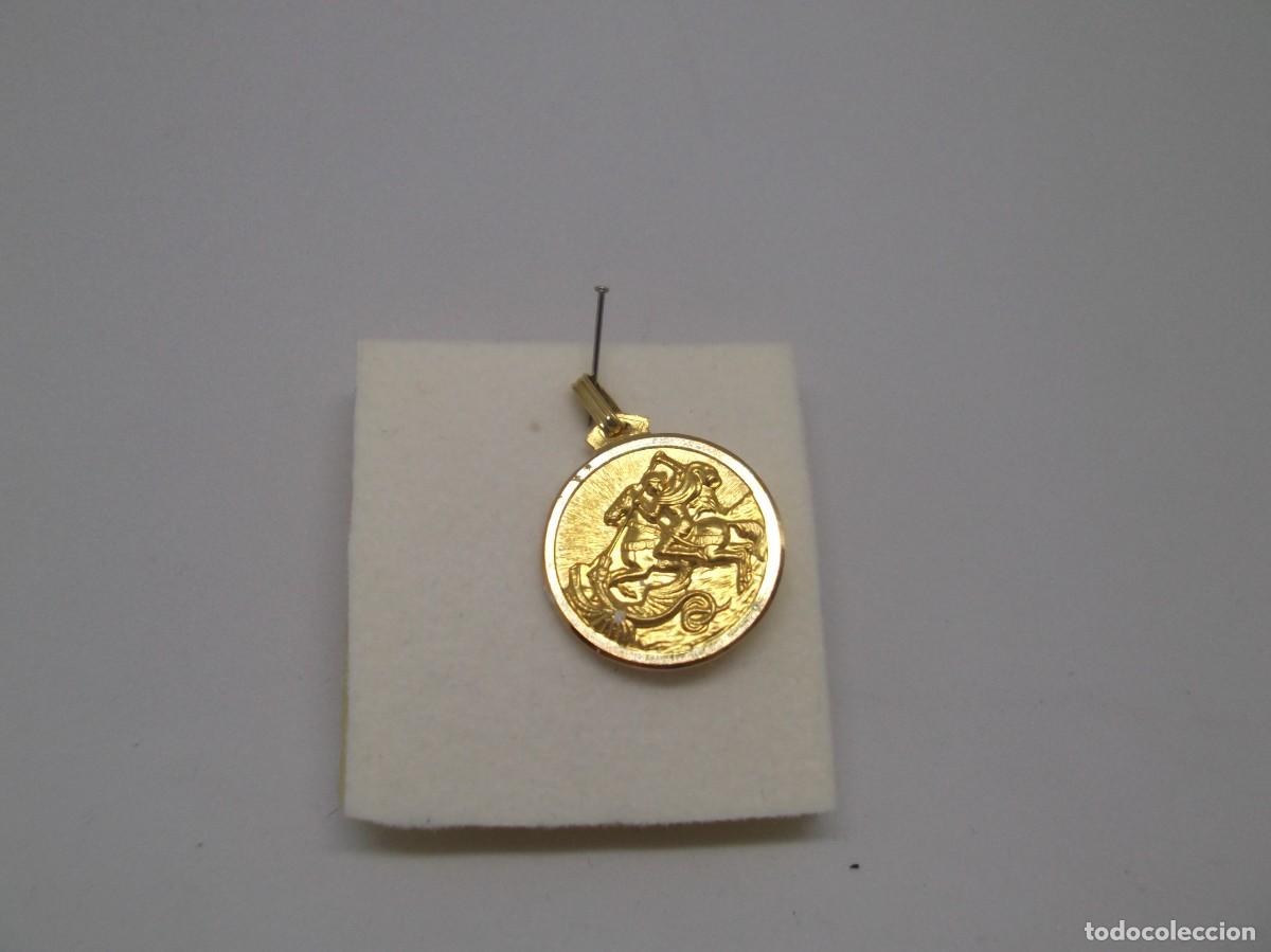 Jewelry: Medalla de San Jorge en oro de 18Kt.Peso 3.3grs y di&aacute;metro 2cm.Vintage,nueva sin uso