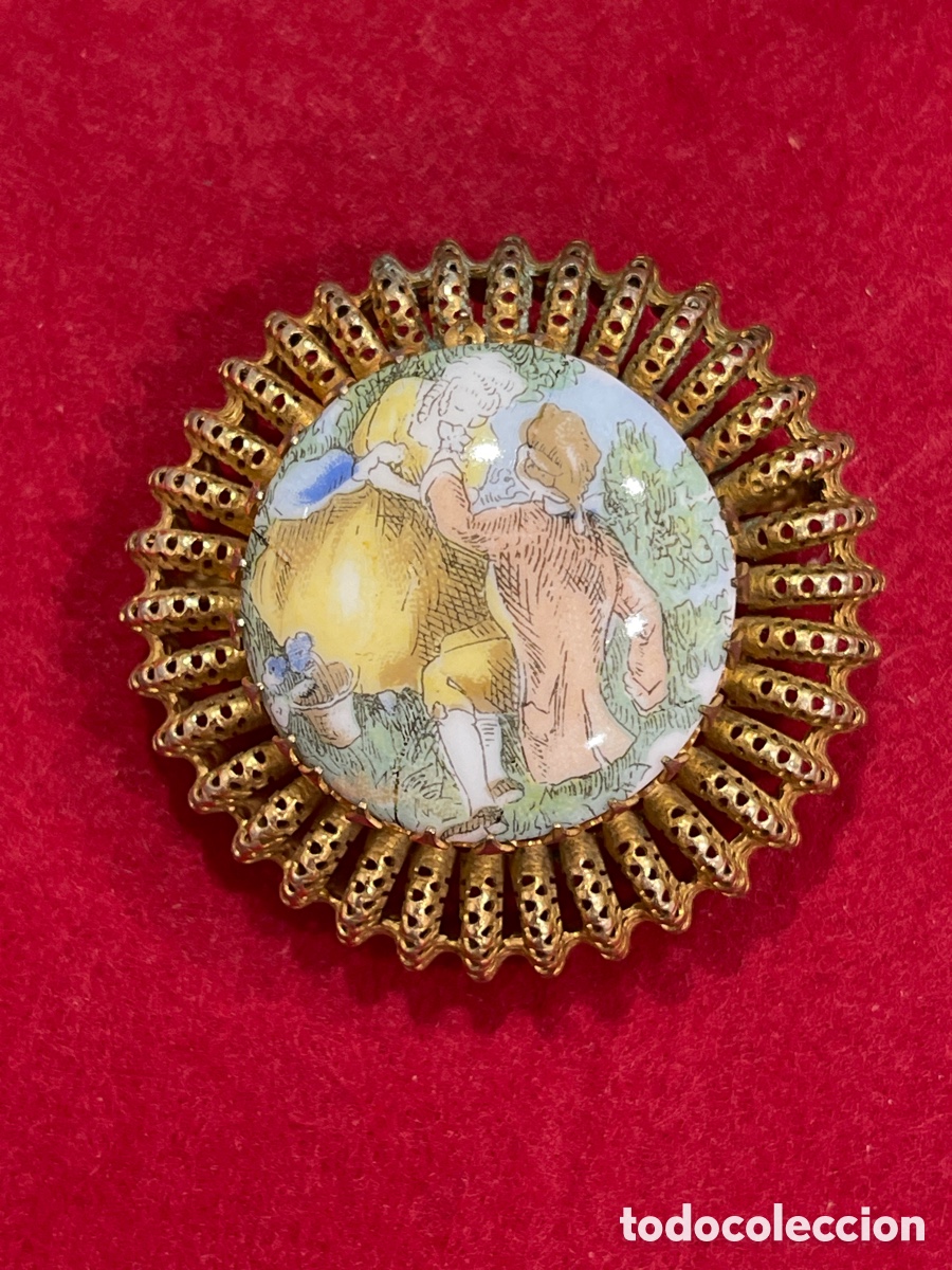 Joyeria: Broche chapado en oro y porcelana francesa en el centro. - Foto 1