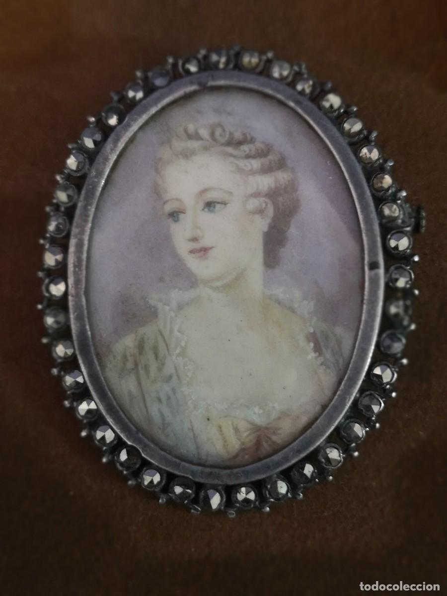 Joyeria: BROCHE ANTIGUO CON MINIATURA - Foto 2